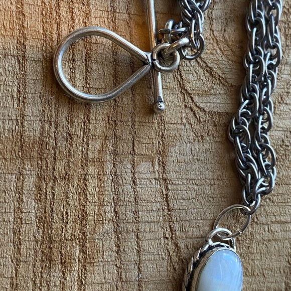 Ethereal Pink and Silver Pendulum Necklace with Faceted Rose Quartz Crystal - Picture 4 of 7